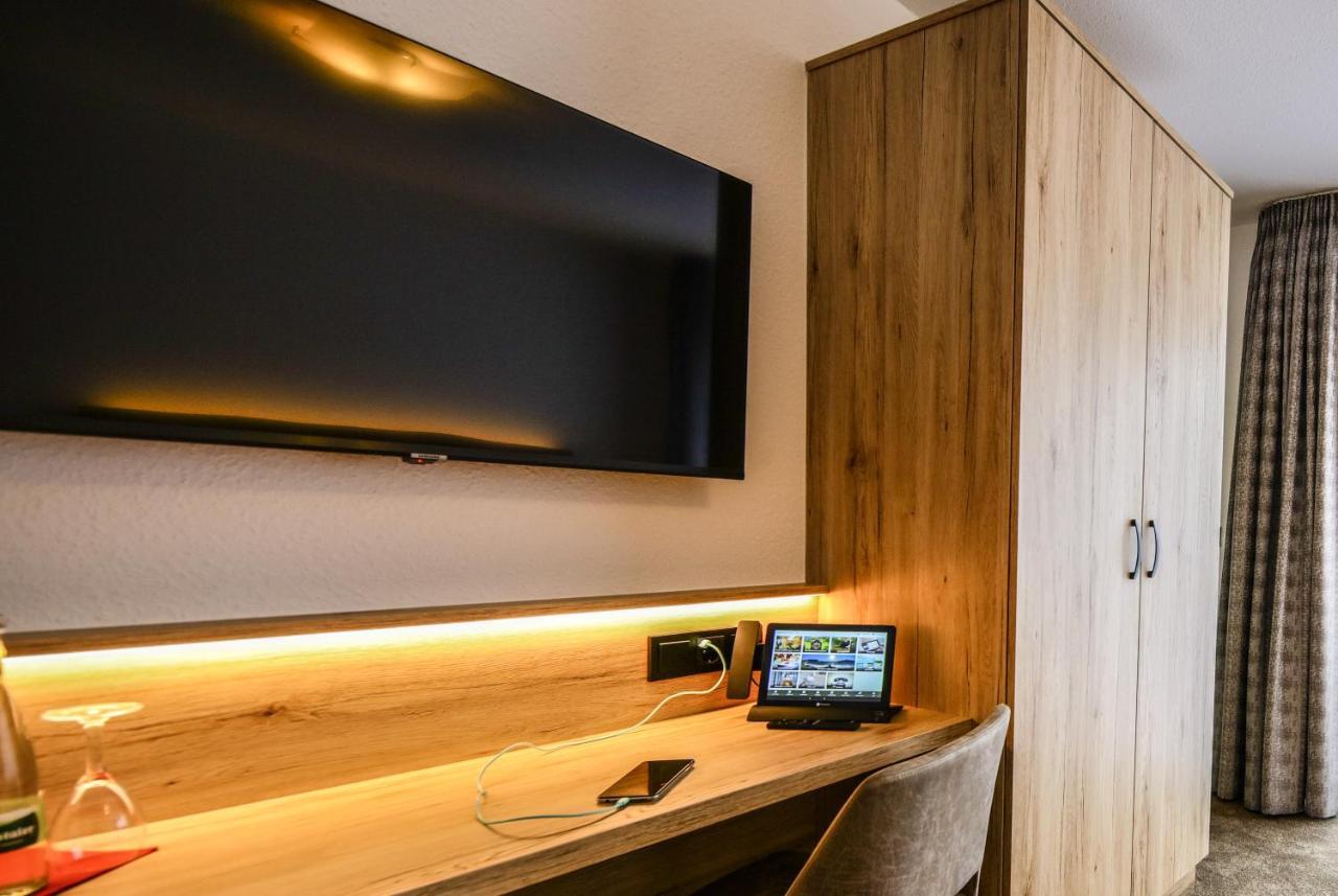 Hotel Restaurant Schwoerer Lenzkirch Bagian luar foto