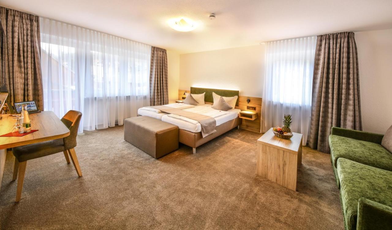 Hotel Restaurant Schwoerer Lenzkirch Bagian luar foto