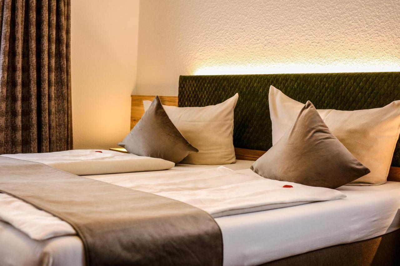 Hotel Restaurant Schwoerer Lenzkirch Bagian luar foto