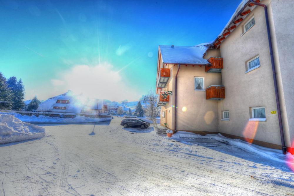 Hotel Restaurant Schwoerer Lenzkirch Bagian luar foto
